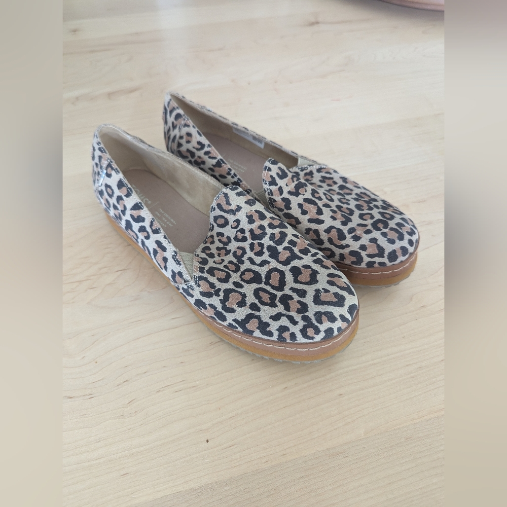 Toms Leopard Print Flats, Size 8